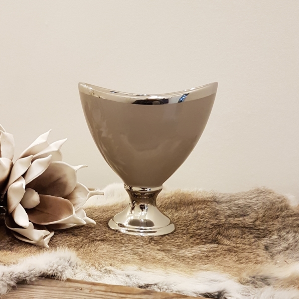 kleine Tischvase - Keramik - gebogene Ausführung - taupe / silber - Höhe 17 cm – Bild 2