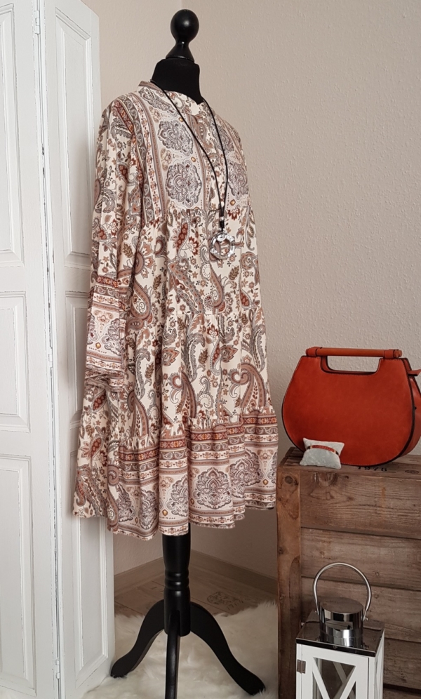 Leichtes oversize Hängerchen-Kleid / Long-Tunika - mit Paisleymuster - beige/cognac - Einheitsgröße (passend von 34 - 40) – Bild 2