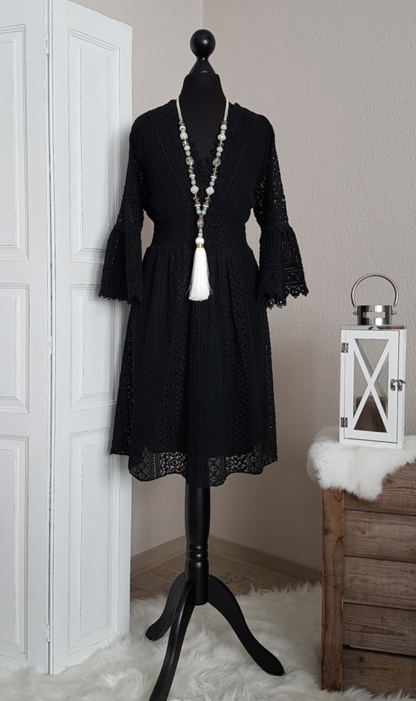 Traumhaftes Boho-Kleid im Empire-Stil - schwarz - passend für Größe 36 - 38 - 40