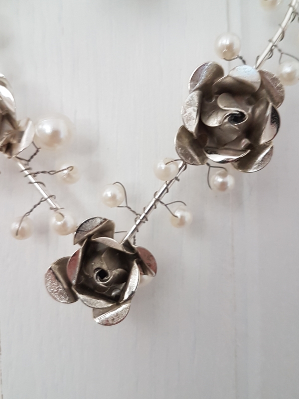 Deko-Herz mit Rosen und Perlen - 12 cm – Bild 4