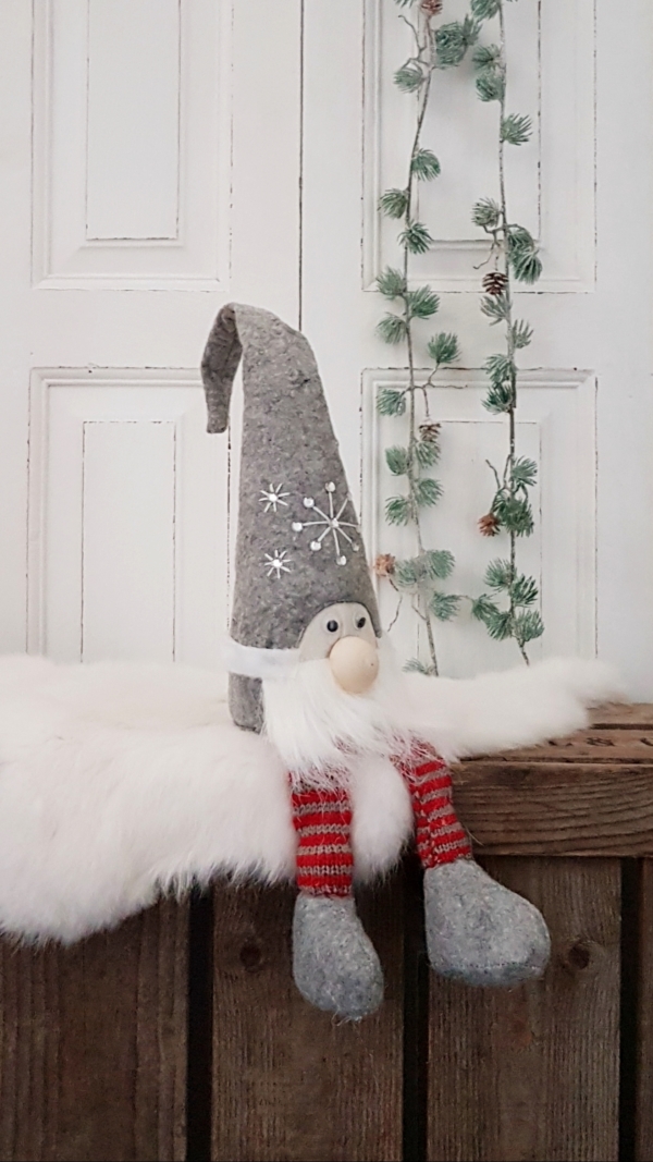 Kantenhocker-Wichtel mit Sandfüllung – grau – 50 cm – Dekodreams Wolf