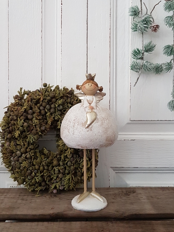 Deko-Engel mit Krone und Herz - creme - 20 cm