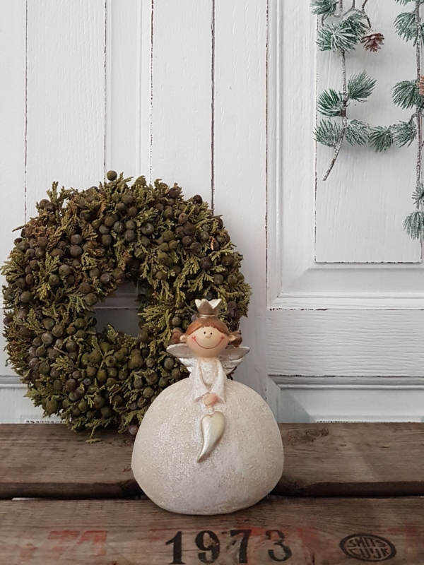 Deko-Engel mit Krone und Herz - creme - 11 cm