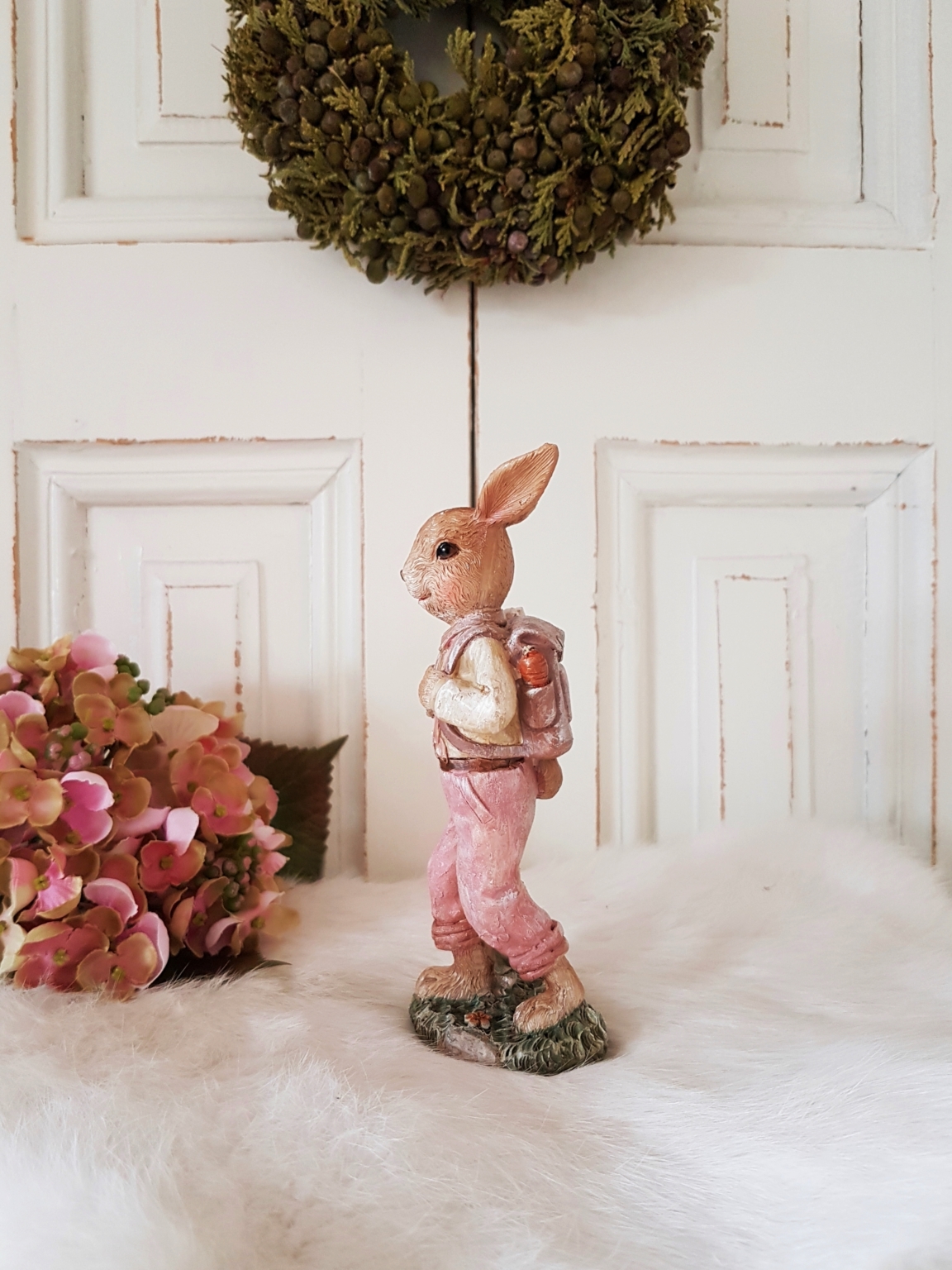 Nostalgischer Osterhase mit Rucksack – rosa – 15 cm – Dekodreams Wolf Nostalgischer Osterhase mit Rucksack – rosa – 15 cm – Dekodreams Wolf