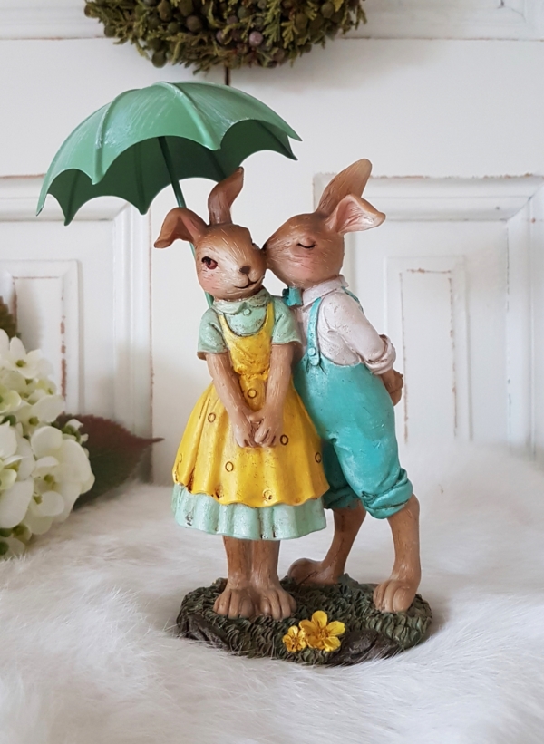 Nostalgisches Hasenpärchen mit Metall-Schirmchen - grün / gelb - Höhe 16 cm