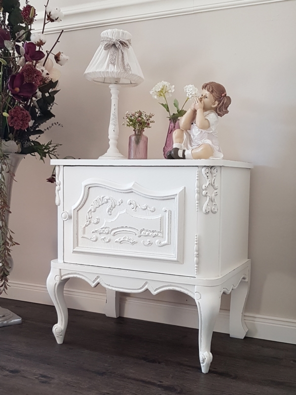 traumhafter alter Nachttisch - Modell 2 - weiß - Shabby Chic – Bild 2