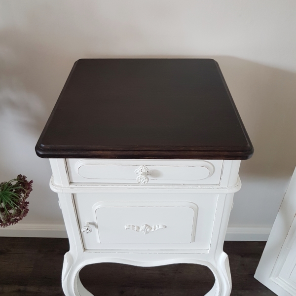 antiker Eichen Nachttisch - weiß mit dunkler Deckplatte - Shabby Chic – Bild 3
