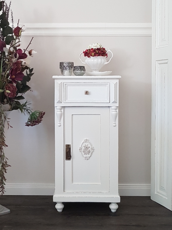 antike kleine Kommode - weiß gold - Shabby Chic