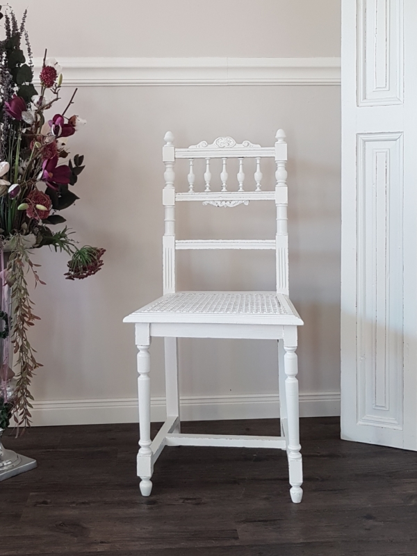 Antiker Gründerzeit-Stuhl mit Original Wiener Geflecht - weiß - Shabby Chic