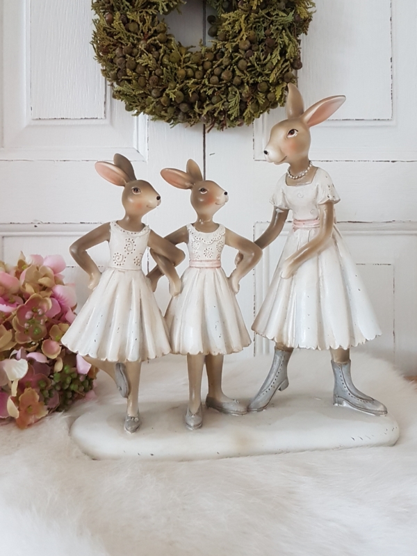 Nostalgische Hasengruppe - creme - Höhe 22 cm