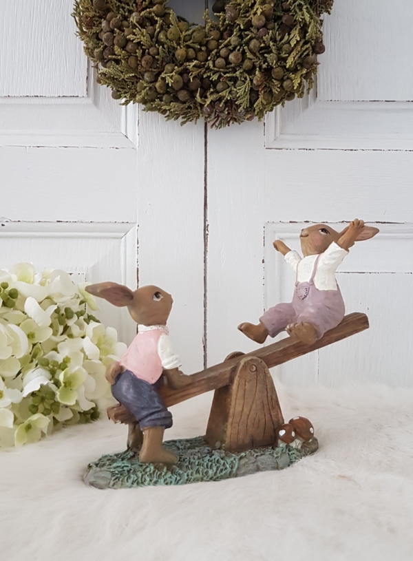 nostalgische Hasen auf Wippe - flieder / lila - Höhe 13 cm – Bild 5