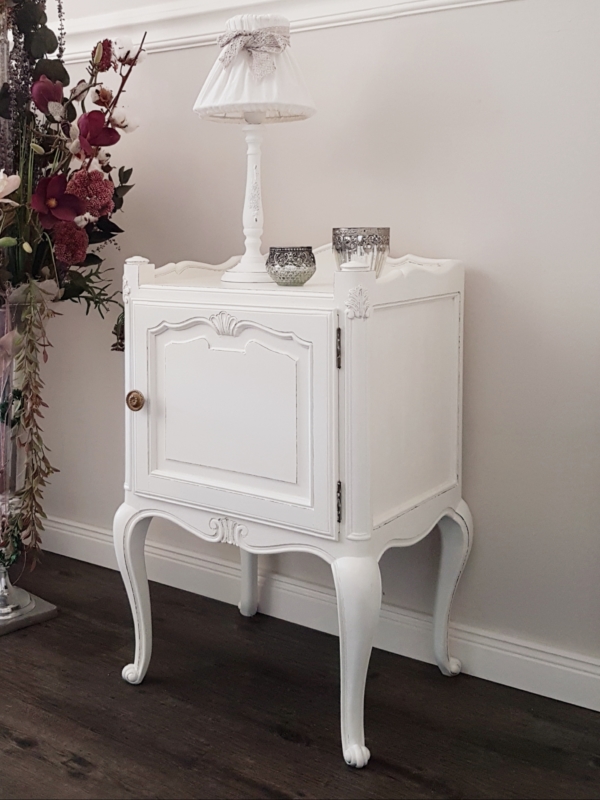 traumhafter alter Nachttisch - Eiche - weiß - Shabby Chic - passendes Gegenstück ebenfalls verfügbar – Bild 2