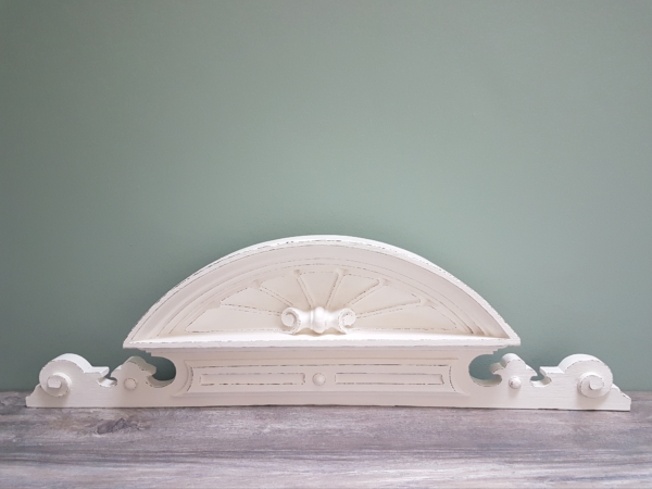 antike Gründerzeit Türkrone / Schrankkrone - Holz - weiß - Breite 74,5 cm - Shabby Chic - Vintage