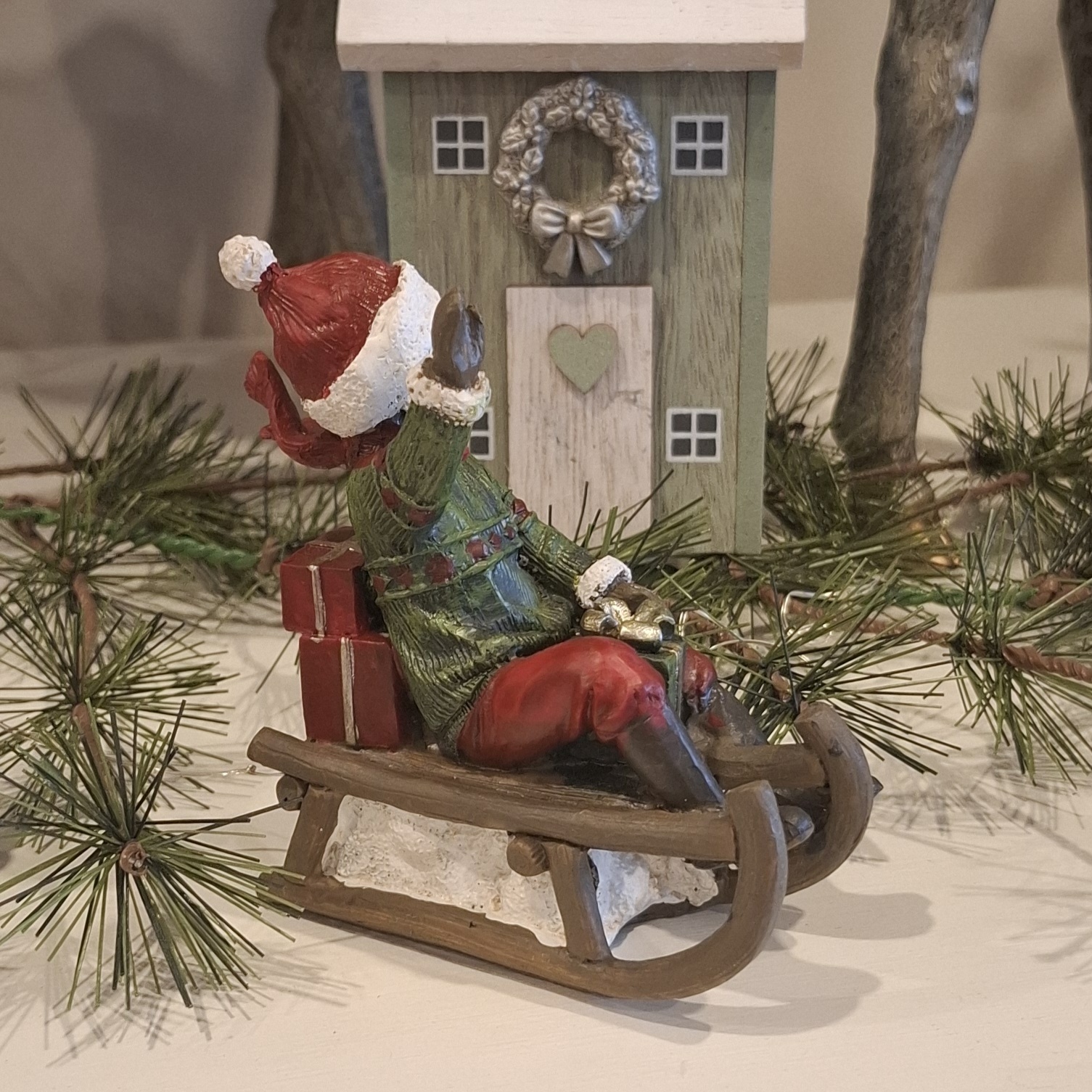 nostalgische Winterkinder auf Schlitten - 2er-Set - rot / grün - 10 cm hoch – Bild 9