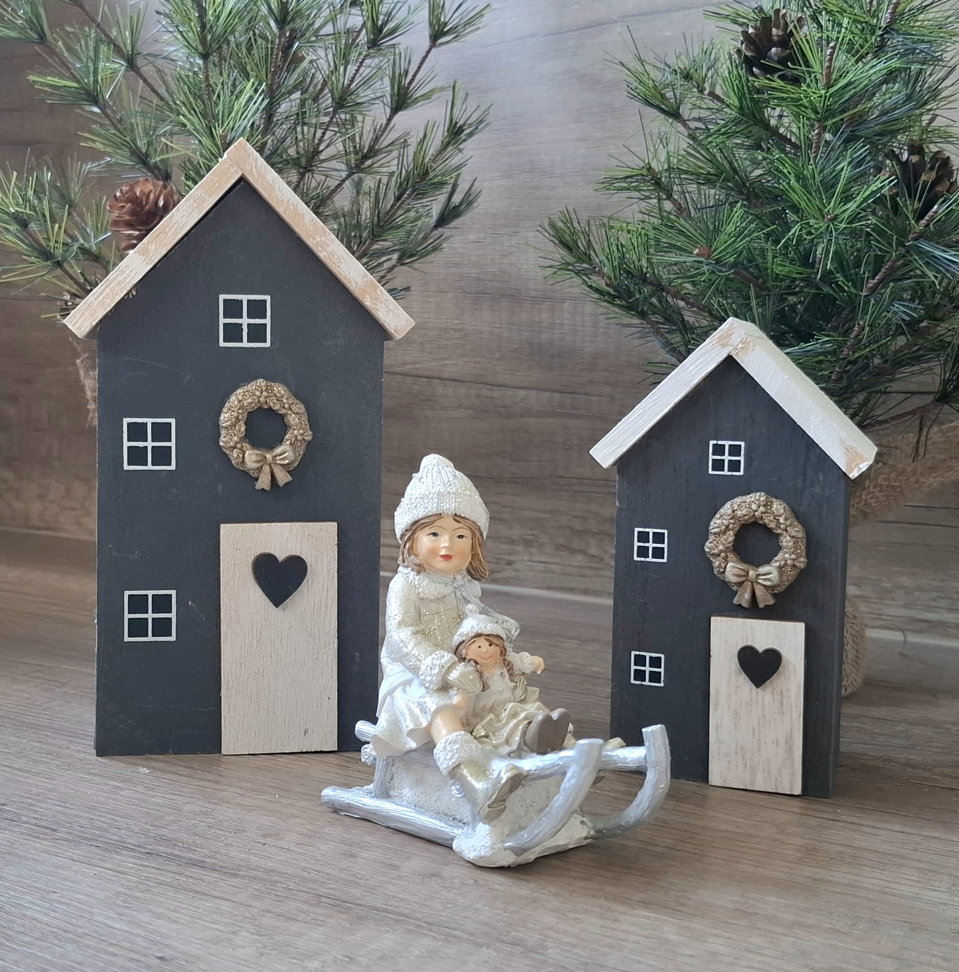 Deko Häuschen mit Türkranz - Shabby Chic - dunkelgrau / beige - in 2 Größen verfügbar